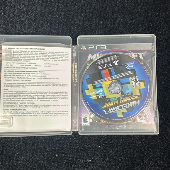 PS3 Minecraft story mode video game - Picture 3 of 3